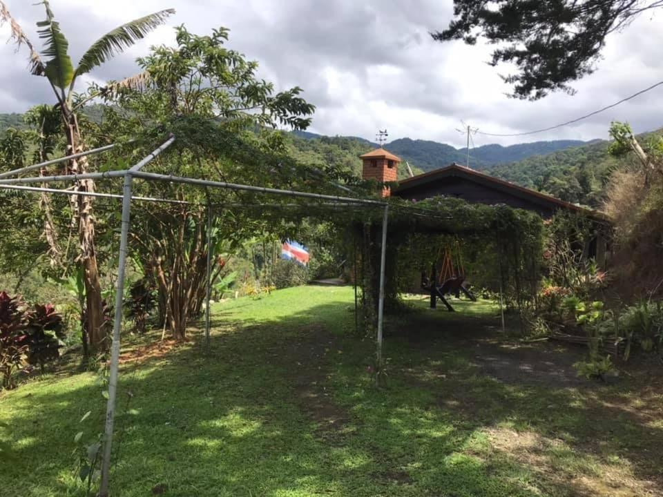 Navarro Mountain Cartago Luaran gambar